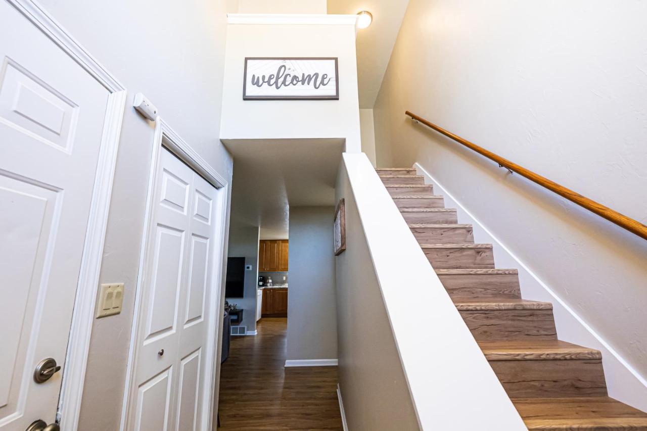 Serene 3 Bedroom Home, Nrm, Wi-Fi, Parking, Queen Bed De Pere Buitenkant foto